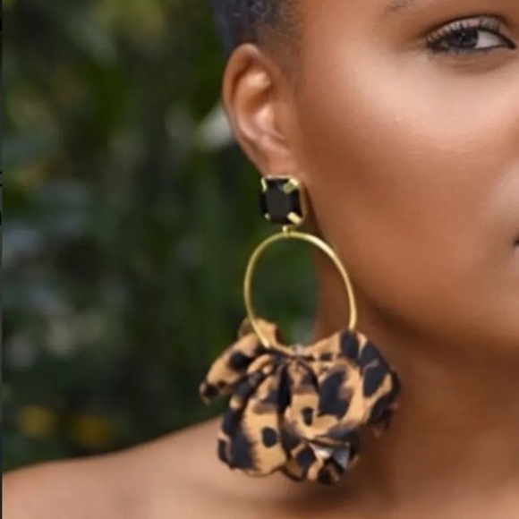 New Statement Leopard Print Drop Earrings - Picture 3 of 4